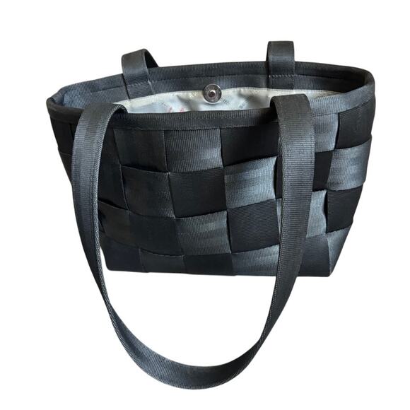 Harveys Black Seatbelt Bag Double Shoulder Straps Nylon